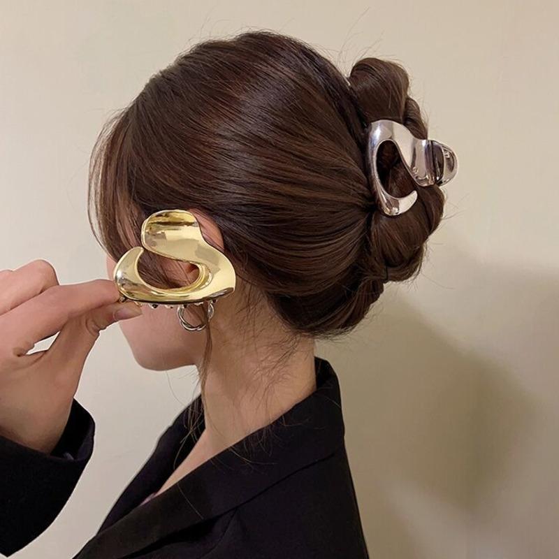 New Exquisite Metal Hair Claw Elegant Hollow Geometric Small Hair Clips Korean Barrettes Girs Hairpin Fashion Hair Accessories
New Exquisite Metal Hair Claw Elegant Hollow Geometric Small Hair Clips Korean Barrettes Girs Hairpin Fashion Hair Accessories