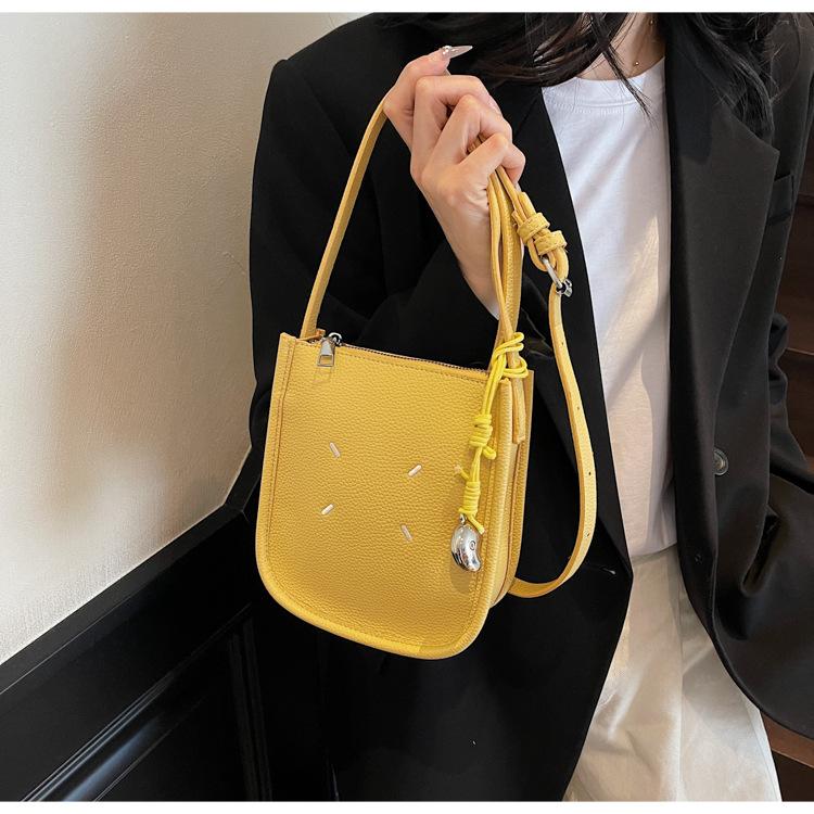 2025 spring new fashion trend saddle bag casual texture simple women s niche shoulder messenger bag жовтий
2025 spring new fashion trend saddle bag casual texture simple women s niche shoulder messenger bag жовтий