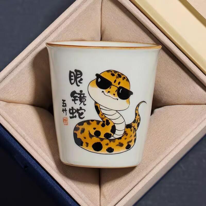 Ru Kiln Cobra Instant Cup Household High-End Exquisite Master Cup Large-Capacity Tea Cup Drinking Tea Cup Tea Cup
Ru Kiln Cobra Instant Cup Household High-End Exquisite Master Cup Large-Capacity Tea Cup Drinking Tea Cup Tea Cup