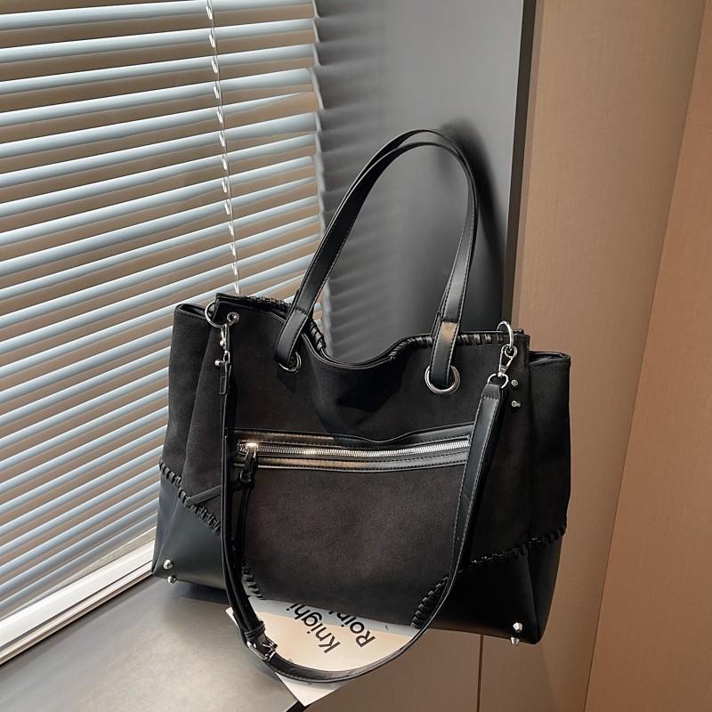 High-end Casual Commuting Tote Bag Women s Retro Contrasting Color All-matching Large-capacity Portable Shoulder чорний
High-end Casual Commuting Tote Bag Women s Retro Contrasting Color All-matching Large-capacity Portable Shoulder чорний