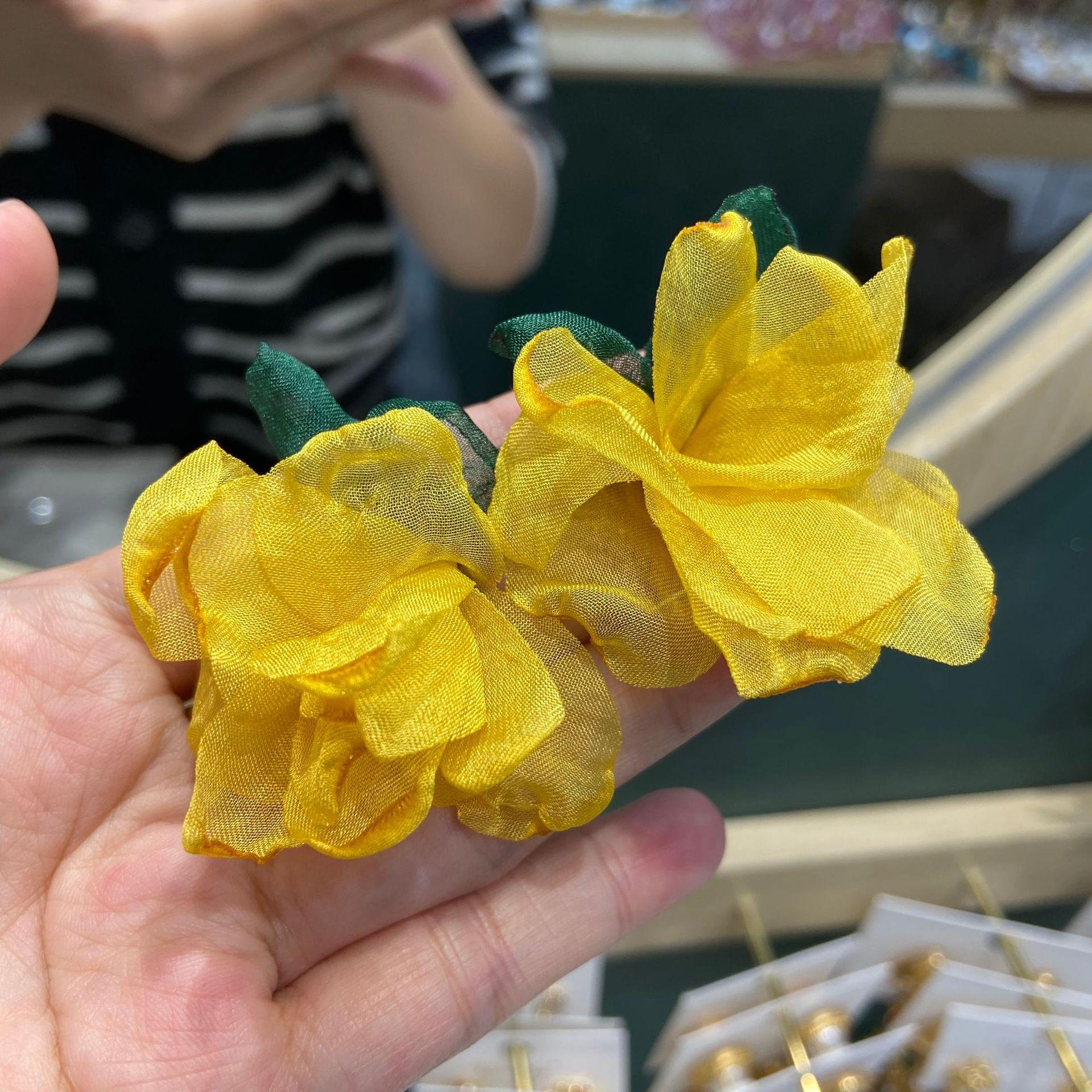 Mesh Yellow Flower Earrings Small Fresh Pastoral Stud Earrings 2026 Fashion Versatile Earrings
Mesh Yellow Flower Earrings Small Fresh Pastoral Stud Earrings 2026 Fashion Versatile Earrings