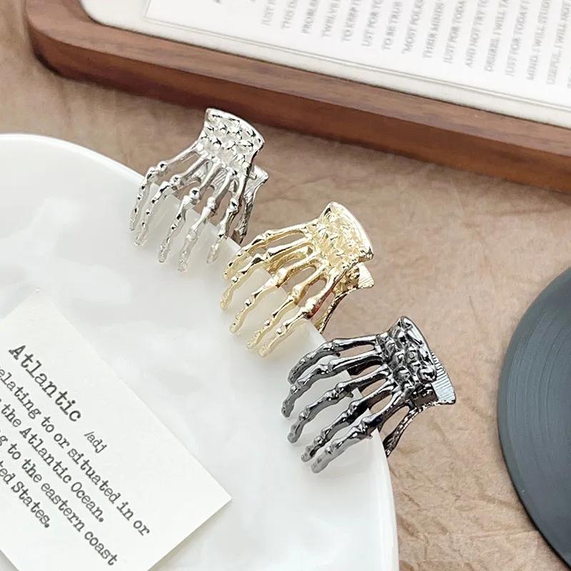 Small Size Metals Skeleton Hand Hair Claws Hair Clips Women Girls Halloween Gothic Punk Party Ponytail Hairpin Hair Accessories
Small Size Metals Skeleton Hand Hair Claws Hair Clips Women Girls Halloween Gothic Punk Party Ponytail Hairpin Hair Accessories