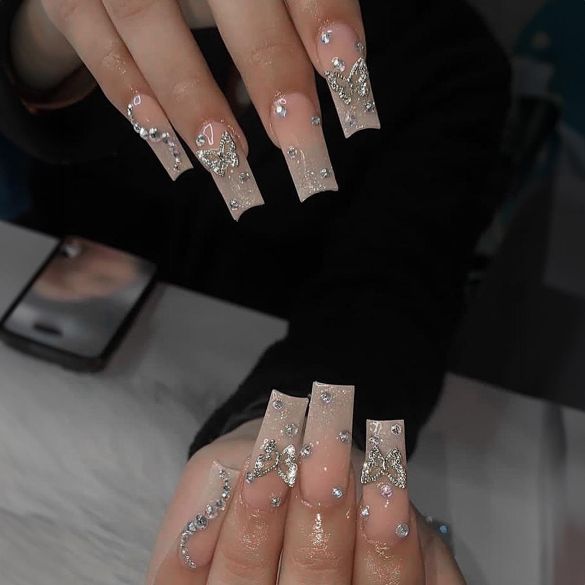Handmade Extra Long Pipe Butterfly Rhinestone Nail Art – Hot Selling in Europe and America
Handmade Extra Long Pipe Butterfly Rhinestone Nail Art – Hot Selling in Europe and America