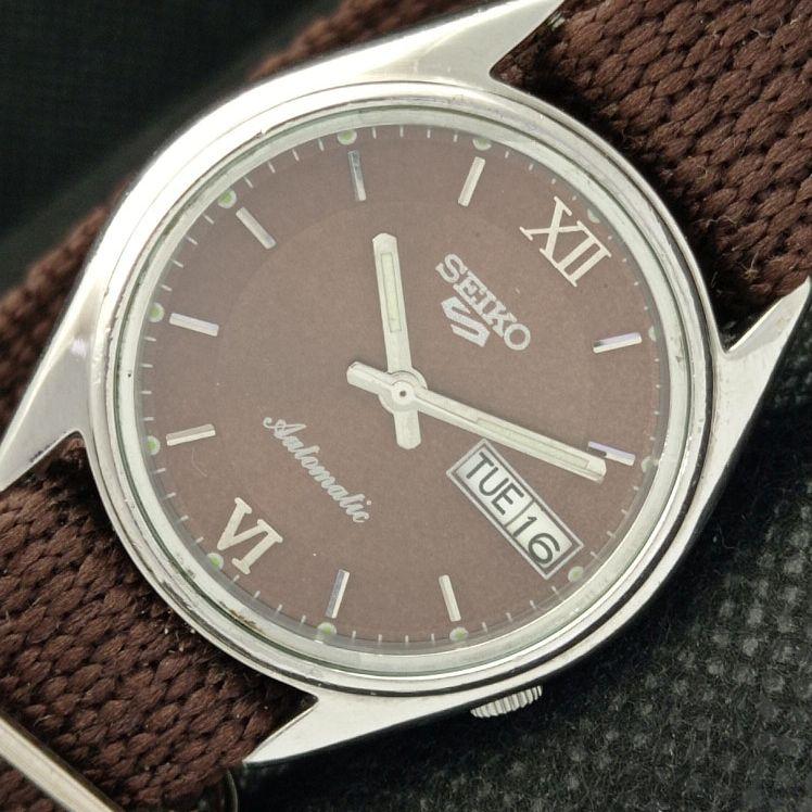 Б/У винтажные часы SEIKO 5 AUTOMATIC 7S26A JAPAN MENS D/D BROWN 612-a319021-2 SKU612-a319021
Б/У винтажные часы SEIKO 5 AUTOMATIC 7S26A JAPAN MENS D/D BROWN 612-a319021-2 SKU612-a319021