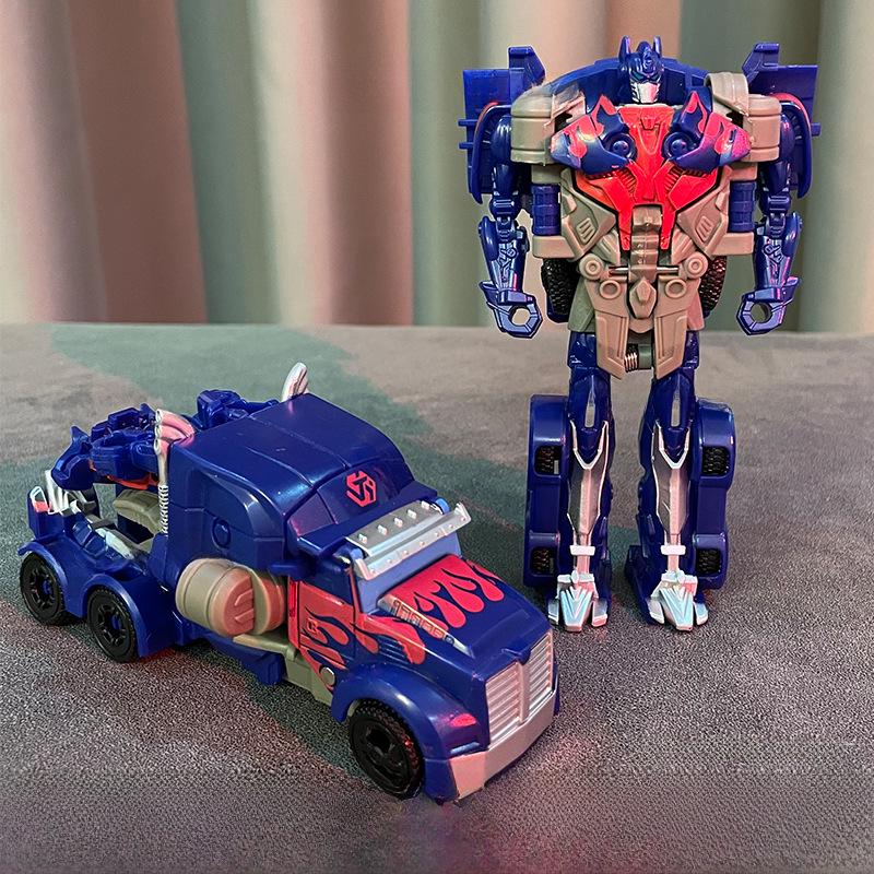 Детский мультяшный трансформирующийся игрушечный робот-динозавр 
Детский мультяшный трансформирующийся игрушечный робот-динозавр