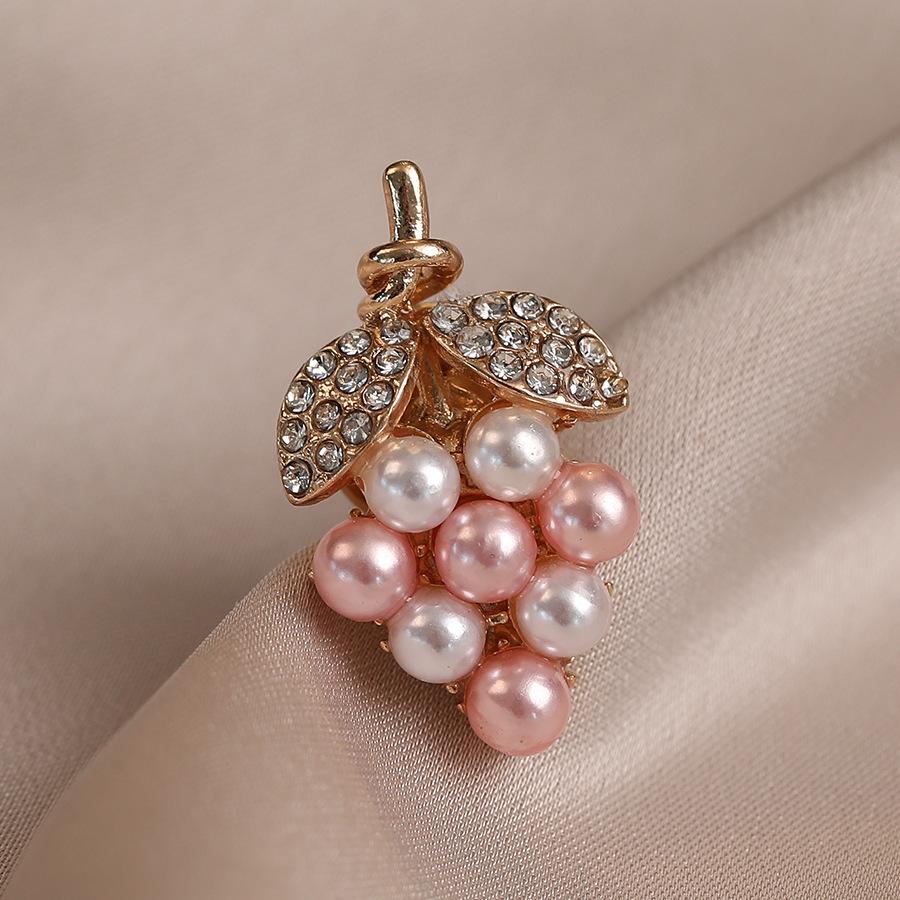 New summer grape brooch high-end women s buckle high-end decoration corsage buckle
New summer grape brooch high-end women s buckle high-end decoration corsage buckle