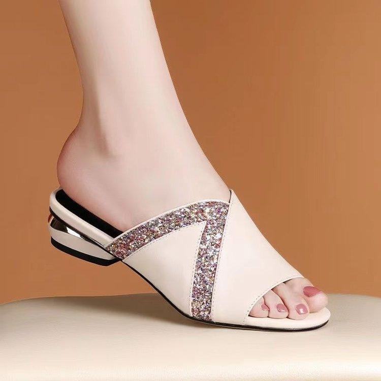 Color matching soft leather low-heeled fish mouth slippers women s thick heel fashion outer wear one-word sandals summer 2025 new versatile 40
Color matching soft leather low-heeled fish mouth slippers women s thick heel fashion outer wear one-word sandals summer 2025 new versatile 40