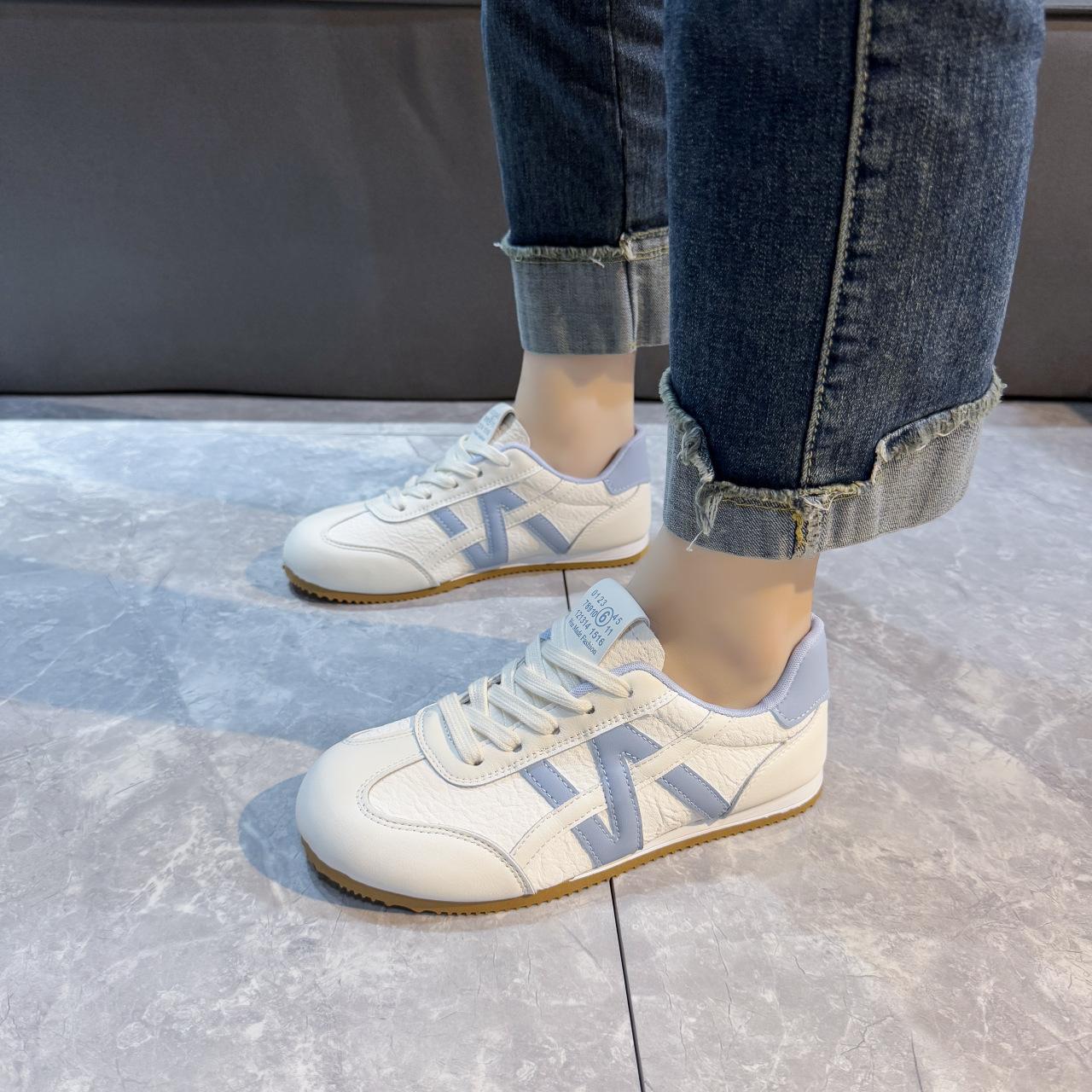 Туфли на платформе, одинарные туфли, маленькие белые туфли, женские, 2025, новая летняя универсальная повседневная дышащая спортивная обувь для скейтборда, обувь Форреста Гампа, немецкий поезд 40 синий
Туфли на платформе, одинарные туфли, маленькие белые туфли, женские, 2025, новая летняя универсальная повседневная дышащая спортивная обувь для скейтборда, обувь Форреста Гампа, немецкий поезд 40 синий