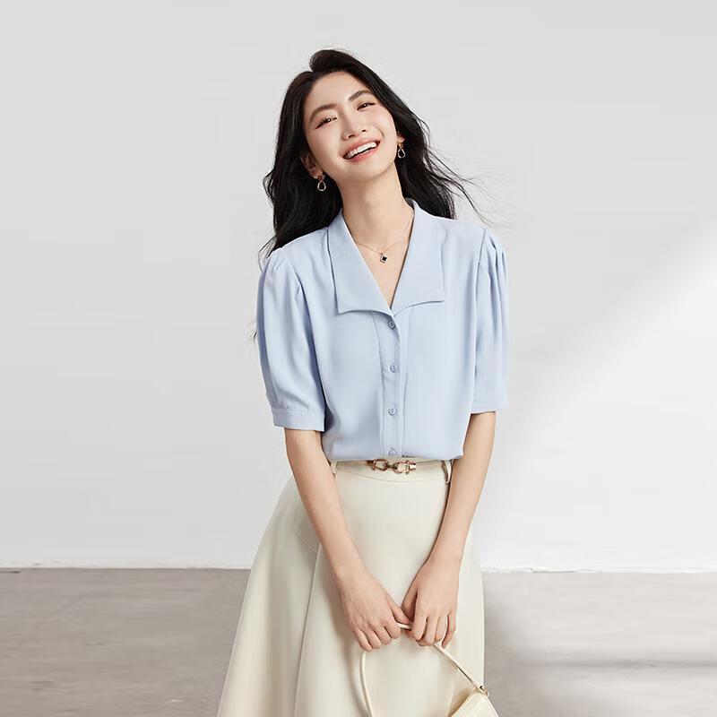 Women s Blue Short-Sleeve Chiffon Commuter Shirt XL
Women s Blue Short-Sleeve Chiffon Commuter Shirt XL