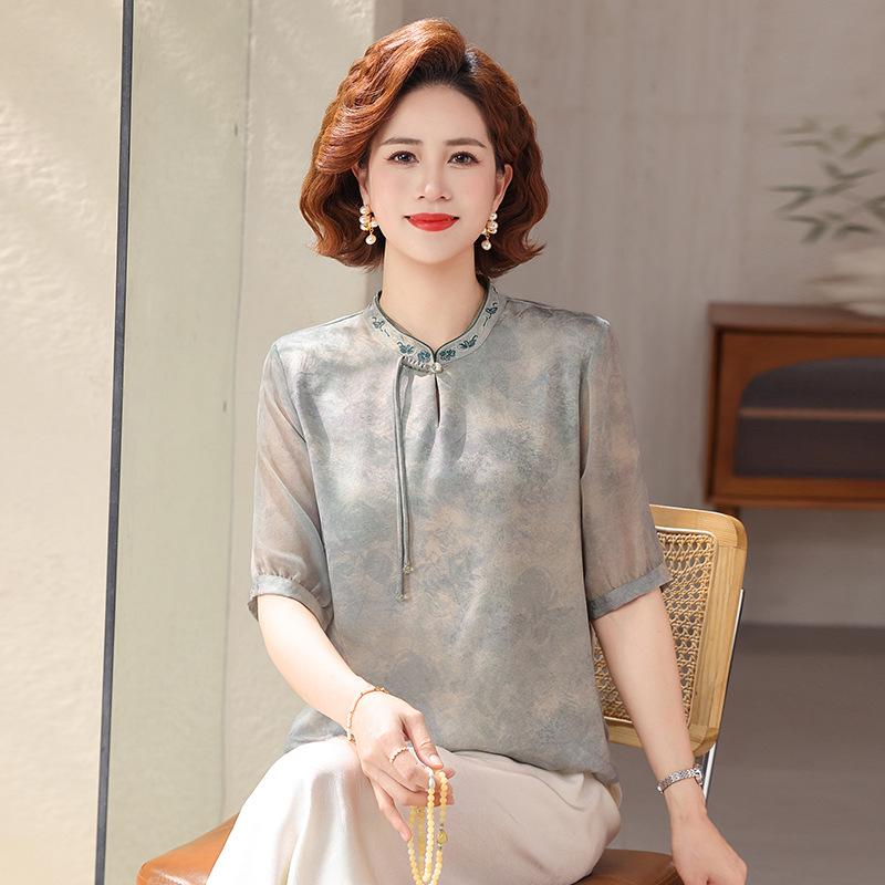 Mother s Chinese Stand Collar Embroidered Chiffon Shirt - Summer 2026 Collection, Mid-Sleeve Top 3XL (Recommended 60-67.5 kg) сірий колір/синій
Mother s Chinese Stand Collar Embroidered Chiffon Shirt - Summer 2026 Collection, Mid-Sleeve Top 3XL (Recommended 60-67.5 kg) сірий колір/синій
