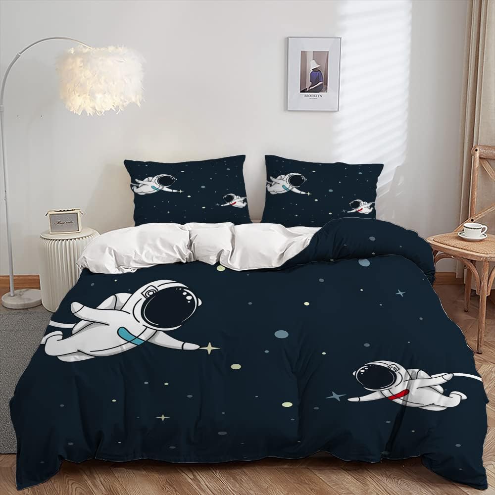 Kids Astronaut Duvet Cover Set Space Themed Bedding With Rocket Ship Planets & Stars Print Comforter Cover For Boys 90X200cm
Kids Astronaut Duvet Cover Set Space Themed Bedding With Rocket Ship Planets & Stars Print Comforter Cover For Boys 90X200cm