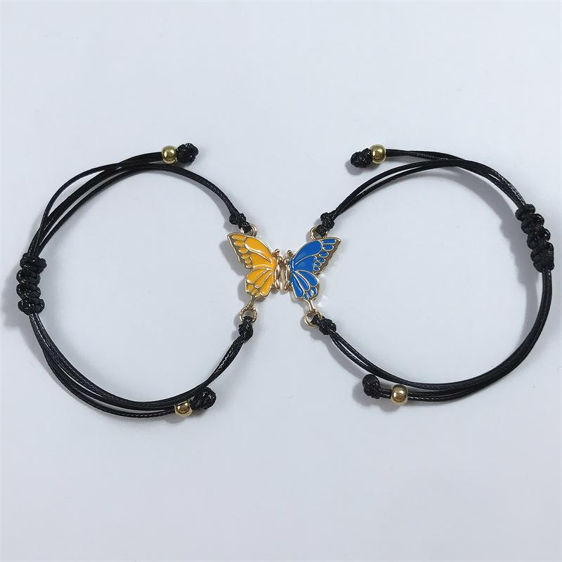 Браслет дружбы «Цветная бабочка» — простое плетеное украшение на руку
Браслет дружбы «Цветная бабочка» — простое плетеное украшение на руку
