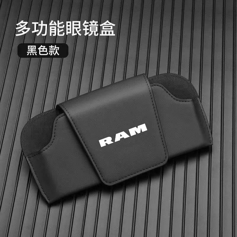 Car Sun Visor Leather Auto Sunglasses Clip Glasses Holder case Storage for RAM 1500 TRX 2500 3500 Rampage 1200 700 ProMaster EV
Car Sun Visor Leather Auto Sunglasses Clip Glasses Holder case Storage for RAM 1500 TRX 2500 3500 Rampage 1200 700 ProMaster EV