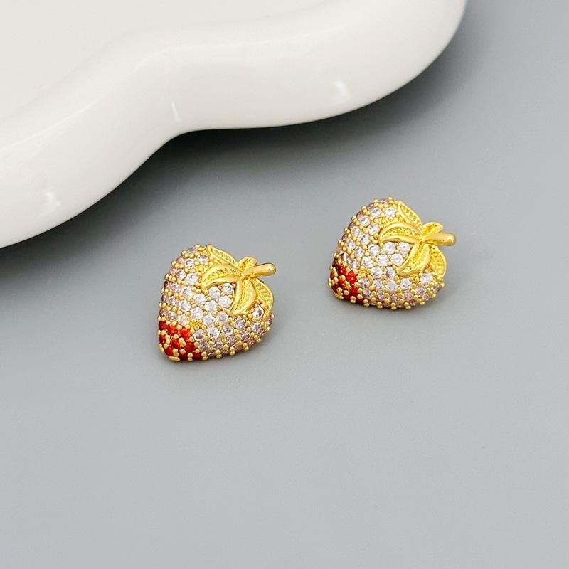 Fashion Light Luxury Design Earrings Personalized Strawberry Red Zircon Stud Earrings
Fashion Light Luxury Design Earrings Personalized Strawberry Red Zircon Stud Earrings
