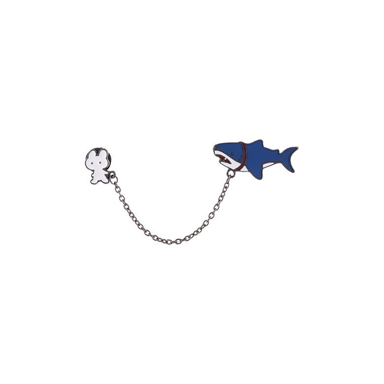 Cartoon Cute Rabbit Holding Shark Dinosaur Chain Lapel Pins Manga Anime Animal Brooches For Kids Backpack Bag Badge Gift
Cartoon Cute Rabbit Holding Shark Dinosaur Chain Lapel Pins Manga Anime Animal Brooches For Kids Backpack Bag Badge Gift