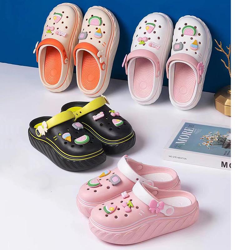 Summer Baotou Women s Hole Shoes 2024 New External Wearing Thick Sole Non Slip Cute Slippers Soft Sole Cake Heel Sandal Slippers
Summer Baotou Women s Hole Shoes 2024 New External Wearing Thick Sole Non Slip Cute Slippers Soft Sole Cake Heel Sandal Slippers