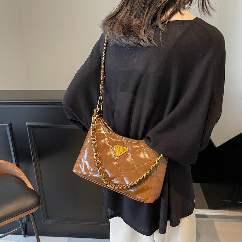 Bag 2025 new fashion diamond chain bag going out casual versatile women s shoulder messenger bag 24*7*18 чёрный
Bag 2025 new fashion diamond chain bag going out casual versatile women s shoulder messenger bag 24*7*18 чёрный