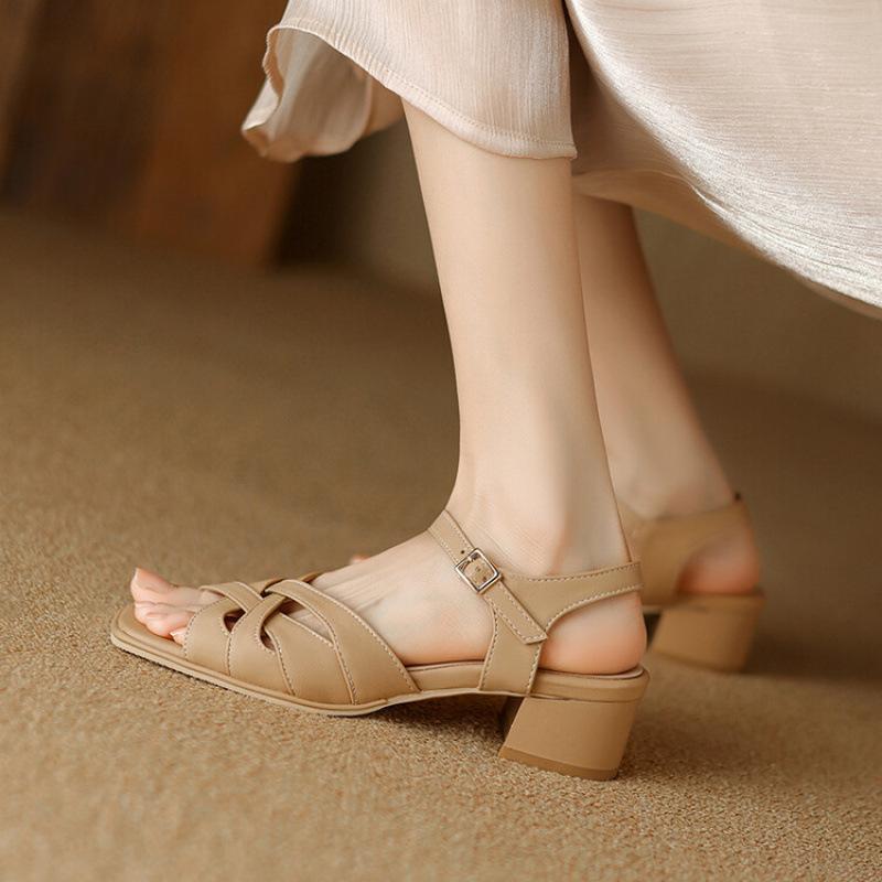 Summer women s wide strip sandals casual women s high-heeled sandals solid color rubber soft sole new large size buckle women s shoes 43 абрикосовый
Summer women s wide strip sandals casual women s high-heeled sandals solid color rubber soft sole new large size buckle women s shoes 43 абрикосовый