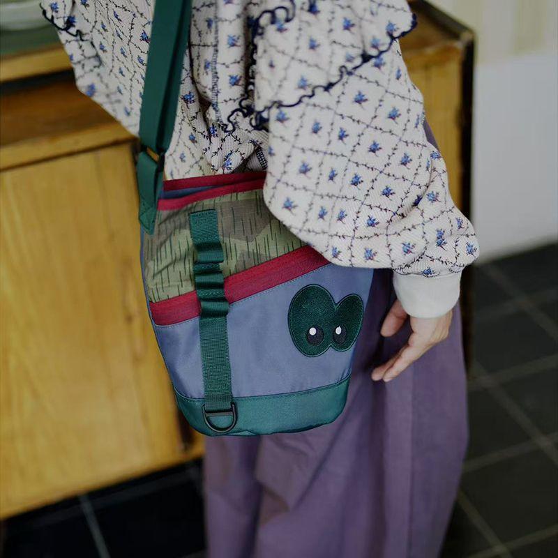 Housedesign Original 2025 Amoi Niche Casual Cute Shoulder Messenger Bag Contrast Color Fashion Bucket Bag Blue-Gray
Housedesign Original 2025 Amoi Niche Casual Cute Shoulder Messenger Bag Contrast Color Fashion Bucket Bag Blue-Gray