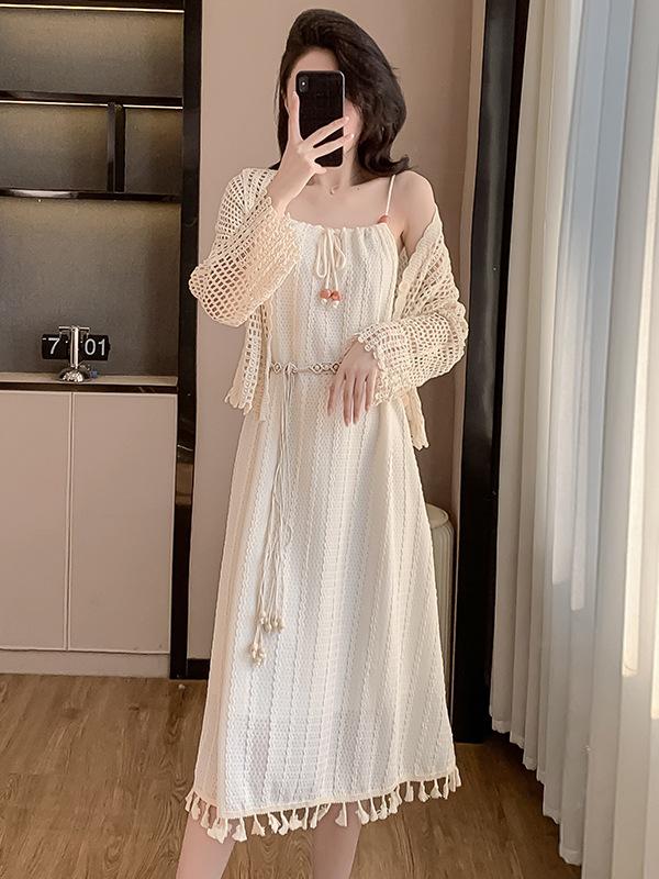 Bohemian Tassel Spaghetti Strap Fitted White Dress with Shawl - Early Spring Collection S
Bohemian Tassel Spaghetti Strap Fitted White Dress with Shawl - Early Spring Collection S