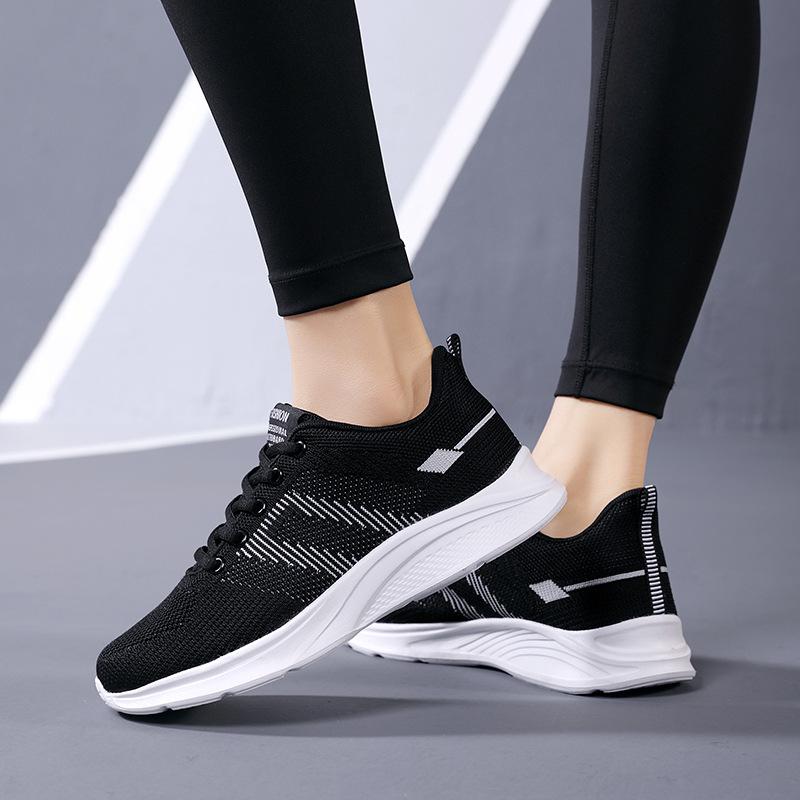 Women s shoes summer new ultra-light and breathable leisure travel sports running soft sole non-slip and wear-resistant 35
Women s shoes summer new ultra-light and breathable leisure travel sports running soft sole non-slip and wear-resistant 35