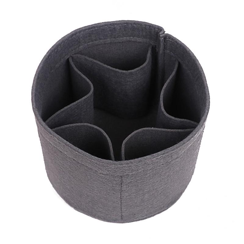 Modern Cosmetic Bag with Large Capacity & Multiple Compartments
Modern Cosmetic Bag with Large Capacity & Multiple Compartments