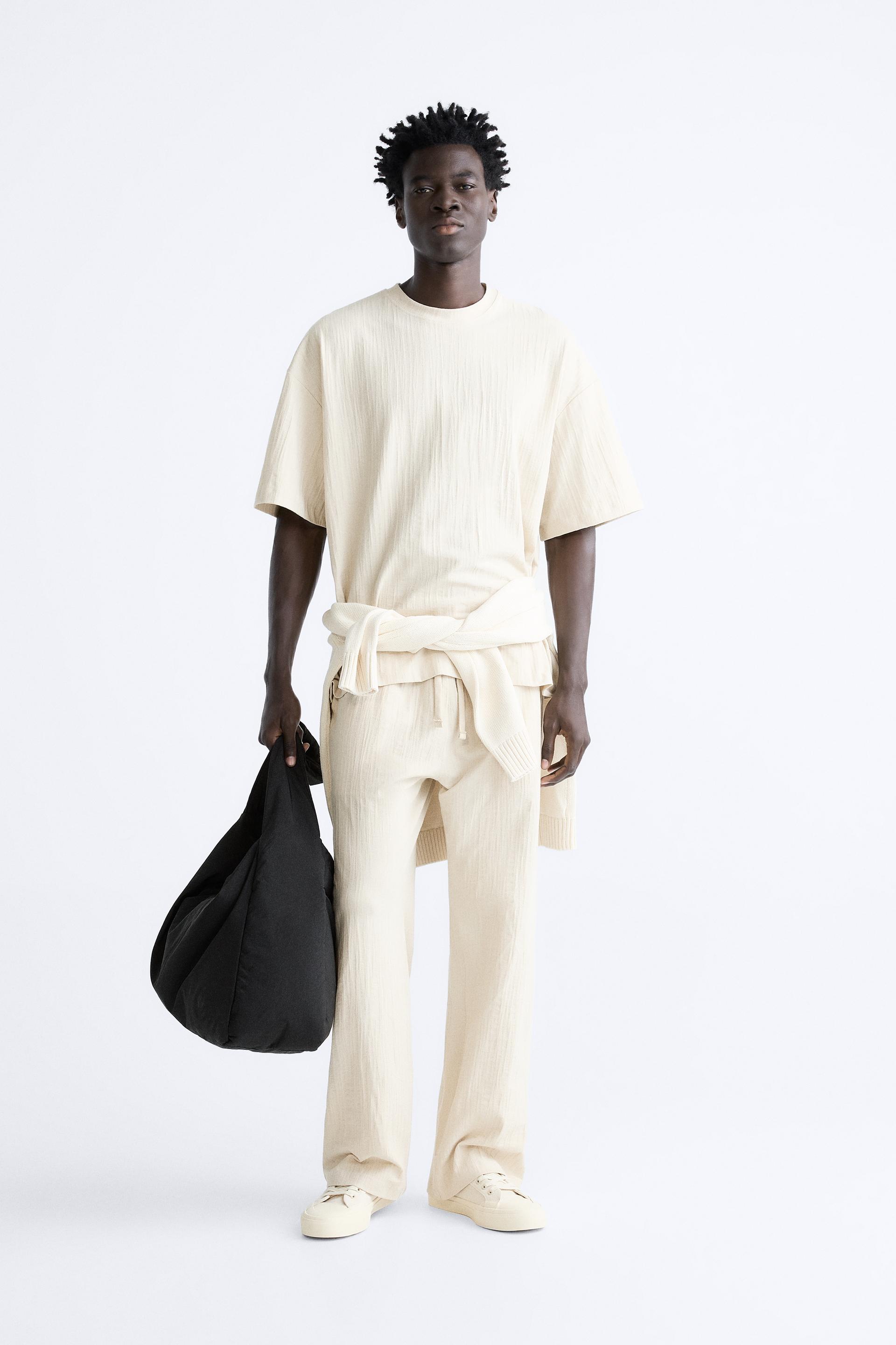 ТЕКСТУРИРОВАННАЯ ФУТБОЛКА
ТЕКСТУРИРОВАННАЯ ФУТБОЛКА