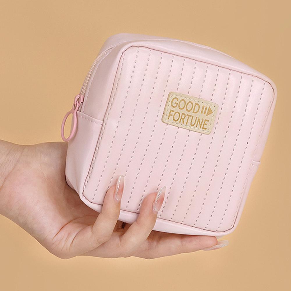 W6 Portable Sanitary Napkin Storage Bag PU Leather Waterproof Lipstick Cosmetics Storage Bag B
W6 Portable Sanitary Napkin Storage Bag PU Leather Waterproof Lipstick Cosmetics Storage Bag B