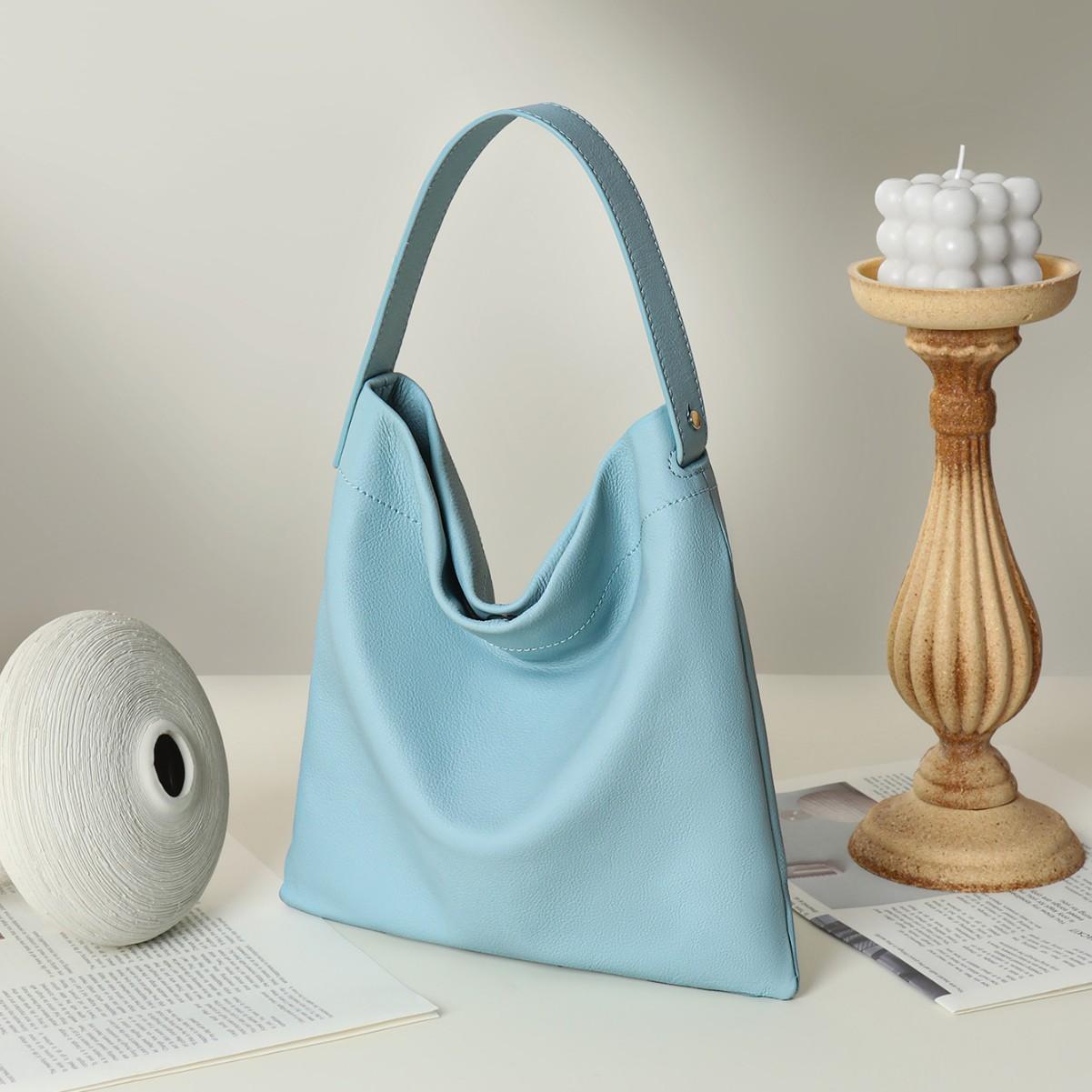 New Large Capacity, Simple and Versatile Single Shoulder Crossbody Bag, Popular and Explosive Bucket Bag This Year синий
New Large Capacity, Simple and Versatile Single Shoulder Crossbody Bag, Popular and Explosive Bucket Bag This Year синий
