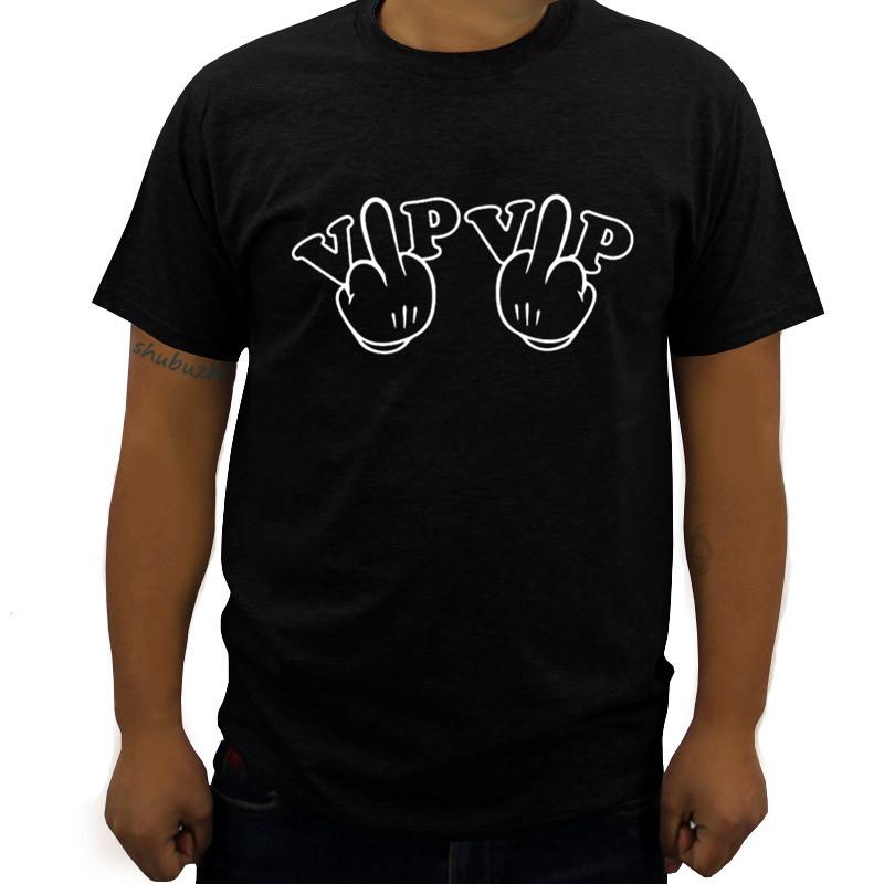 VIP in middle finger Mens TShirt summer luxury brand tshirt new men 3d tshirt black male top tees drop shipping 4XL
VIP in middle finger Mens TShirt summer luxury brand tshirt new men 3d tshirt black male top tees drop shipping 4XL