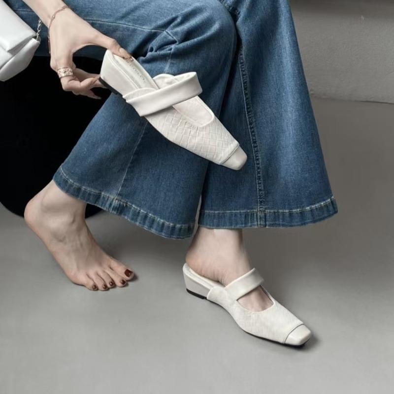 French Temperament Small Wedge Heel Baotou Semi-slippers Women 2026 Summer Wear New Shallow Versatile Slippers 40
French Temperament Small Wedge Heel Baotou Semi-slippers Women 2026 Summer Wear New Shallow Versatile Slippers 40