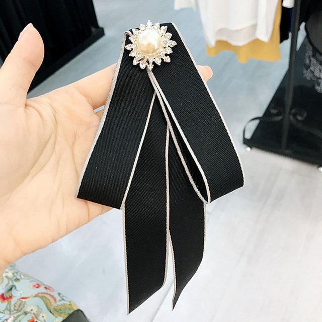 Винтажная брошь Длинные развевающиеся светодиодные цветы бант жемчуг стразы броши для женщин тканевый галстук-бабочка лацкан булавка одежда ювелирные изделия чёрный
Винтажная брошь Длинные развевающиеся светодиодные цветы бант жемчуг стразы броши для женщин тканевый галстук-бабочка лацкан булавка одежда ювелирные изделия чёрный
