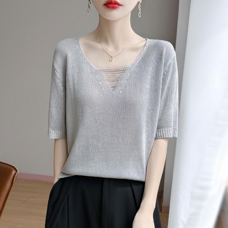 Hollow knitted sweater short-sleeved women s summer thin breathable loose and thin top shirt One size сірий колір
Hollow knitted sweater short-sleeved women s summer thin breathable loose and thin top shirt One size сірий колір