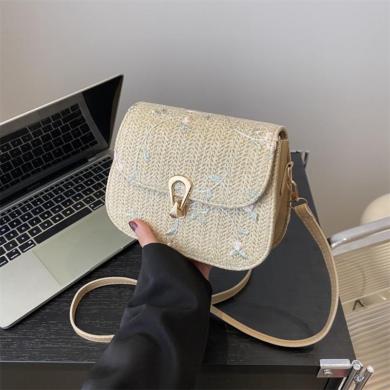 Summer straw woven bag women s 2025 new small fresh lace flower woven saddle bag versatile shoulder messenger bag хаки
Summer straw woven bag women s 2025 new small fresh lace flower woven saddle bag versatile shoulder messenger bag хаки
