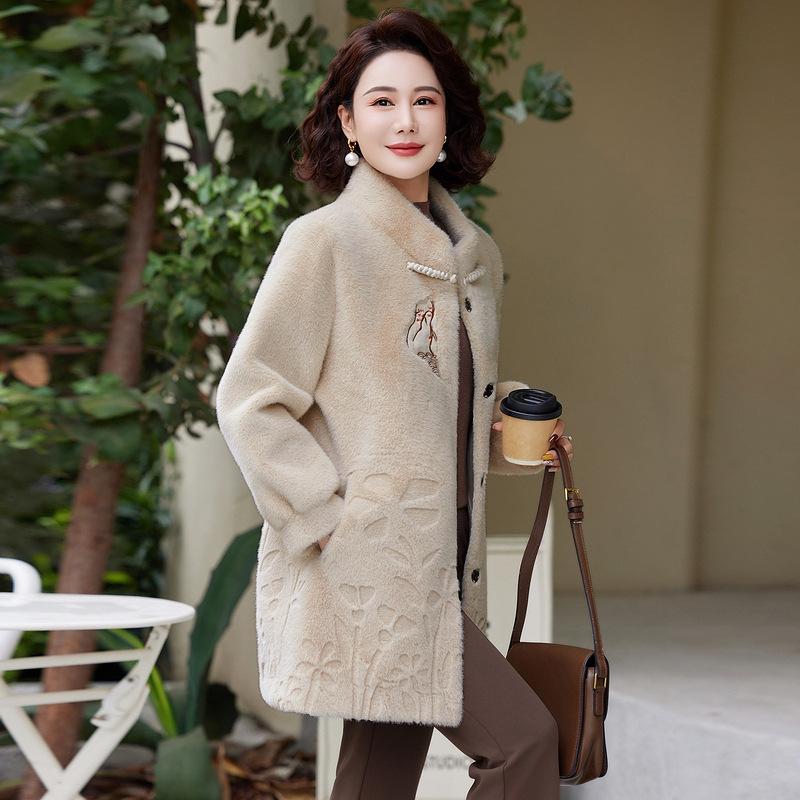 Elegant Faux Mink Velvet Coat for Women – Mid-Length Winter Style for Mature Ladies 3XL (recommended 120-135 jin) бежевий
Elegant Faux Mink Velvet Coat for Women – Mid-Length Winter Style for Mature Ladies 3XL (recommended 120-135 jin) бежевий