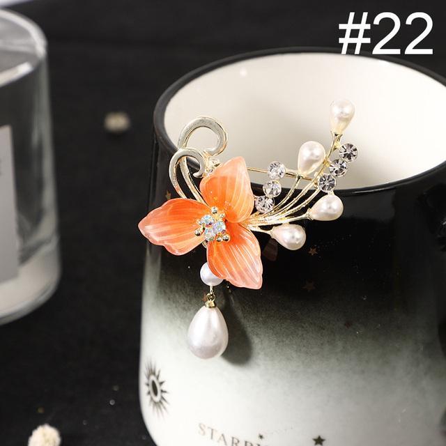 Броши в виде ракушек и жемчужных цветов для женщин, элегантная хрустальная брошь, булавка, свадебные украшения, высокое качество, корсаж, ювелирные аксессуары
Броши в виде ракушек и жемчужных цветов для женщин, элегантная хрустальная брошь, булавка, свадебные украшения, высокое качество, корсаж, ювелирные аксессуары