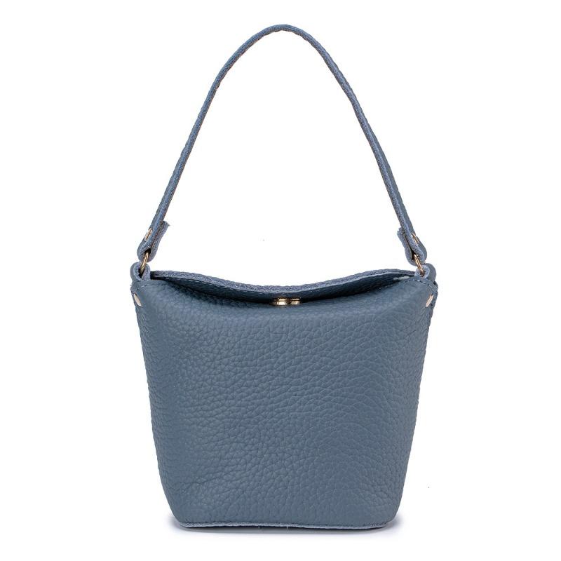 New leather women s chain change bag multi-functional lipstick storage bag creative hand carry mini bucket bag versatile синій
New leather women s chain change bag multi-functional lipstick storage bag creative hand carry mini bucket bag versatile синій