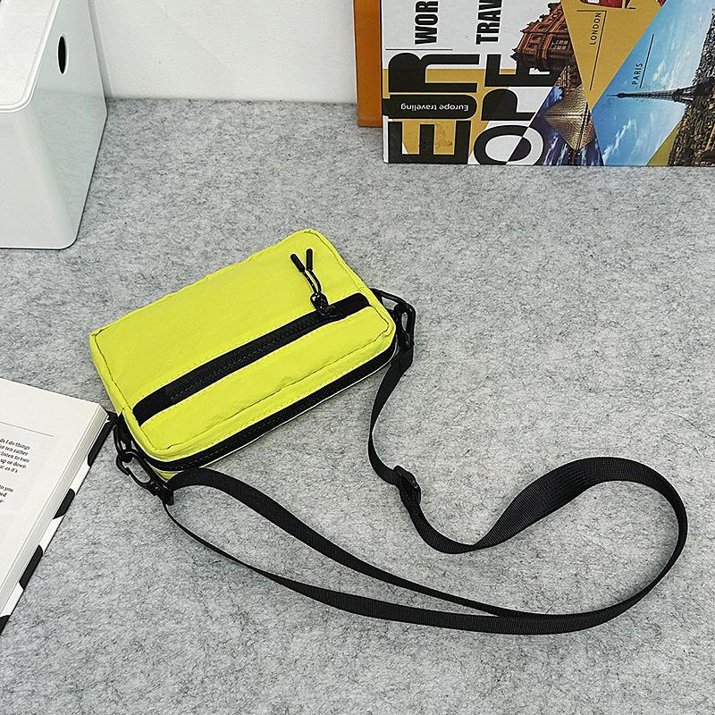 Lightweight solid color messenger bag sports cycling small square bag outdoor commuting shoulder bag daily portable card bag mobile phone bag зелений
Lightweight solid color messenger bag sports cycling small square bag outdoor commuting shoulder bag daily portable card bag mobile phone bag зелений