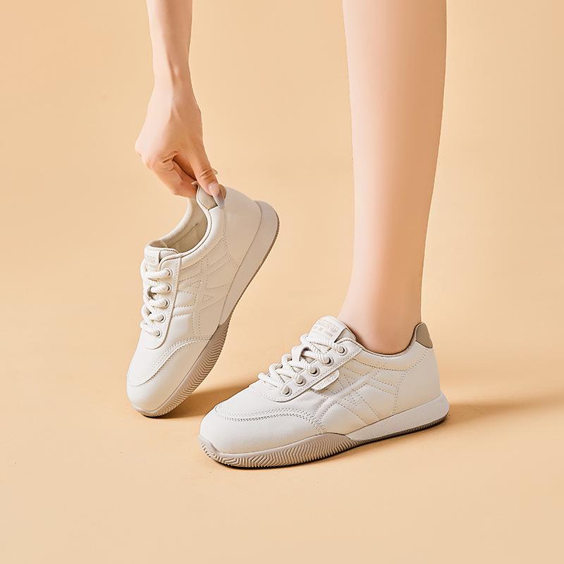 Women s Retro German Training Shoes - Lightweight, Breathable, Soft Sole for Autumn & Winter Casual Wear Size 38
Women s Retro German Training Shoes - Lightweight, Breathable, Soft Sole for Autumn & Winter Casual Wear Size 38