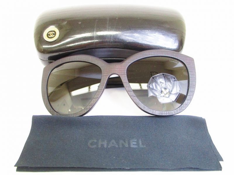 Автентичні сонцезахисні окуляри CHANEL Grey Lends у коричневій пластиковій оправі Eye Wear #7283 Refurbished
Автентичні сонцезахисні окуляри CHANEL Grey Lends у коричневій пластиковій оправі Eye Wear #7283 Refurbished