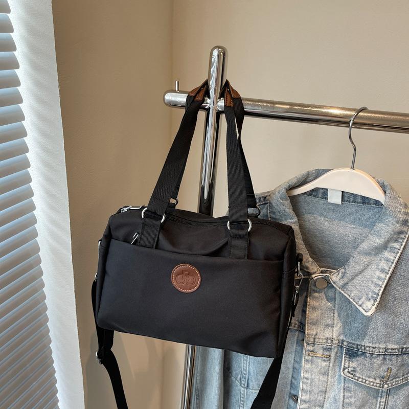2025 new versatile large-capacity canvas tote bag new handbag flow bag single shoulder oblique span bag
2025 new versatile large-capacity canvas tote bag new handbag flow bag single shoulder oblique span bag