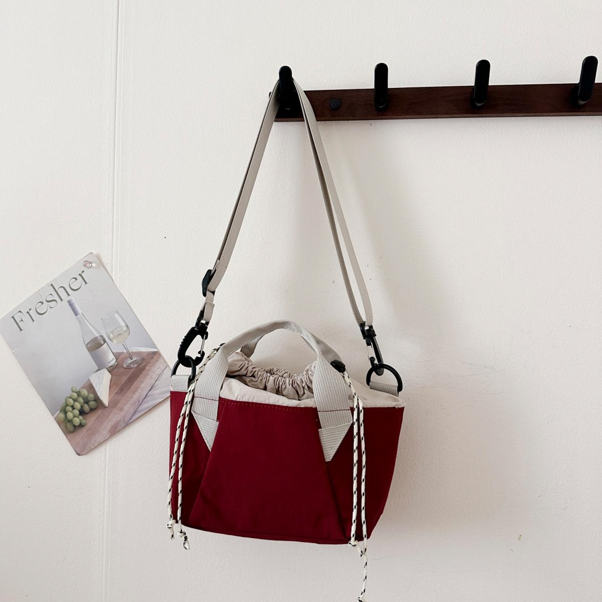 Niche Mini Lightweight Simple Small Drawstring Bag for Lipstick, Tissues, Versatile Phe Bag, Commuter Lightweight Shoulder Crossbody Bag,
Niche Mini Lightweight Simple Small Drawstring Bag for Lipstick, Tissues, Versatile Phe Bag, Commuter Lightweight Shoulder Crossbody Bag,