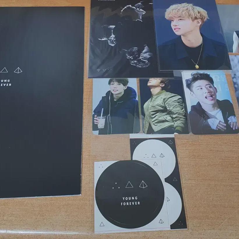 Ikon Photobook + Photo Card, Etc. 
Ikon Photobook + Photo Card, Etc.