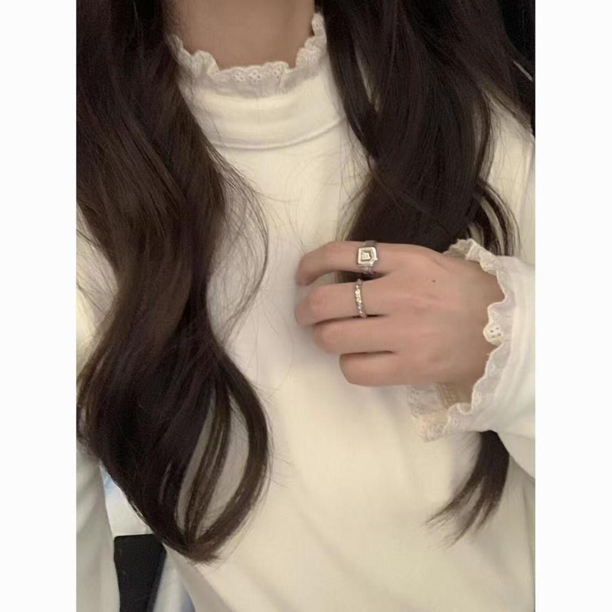 Women s Stylish Lace Long-Sleeve Base Layer with Versatile Side Half-High Collar for Autumn M (Recommended for 80-105 lbs)
Women s Stylish Lace Long-Sleeve Base Layer with Versatile Side Half-High Collar for Autumn M (Recommended for 80-105 lbs)