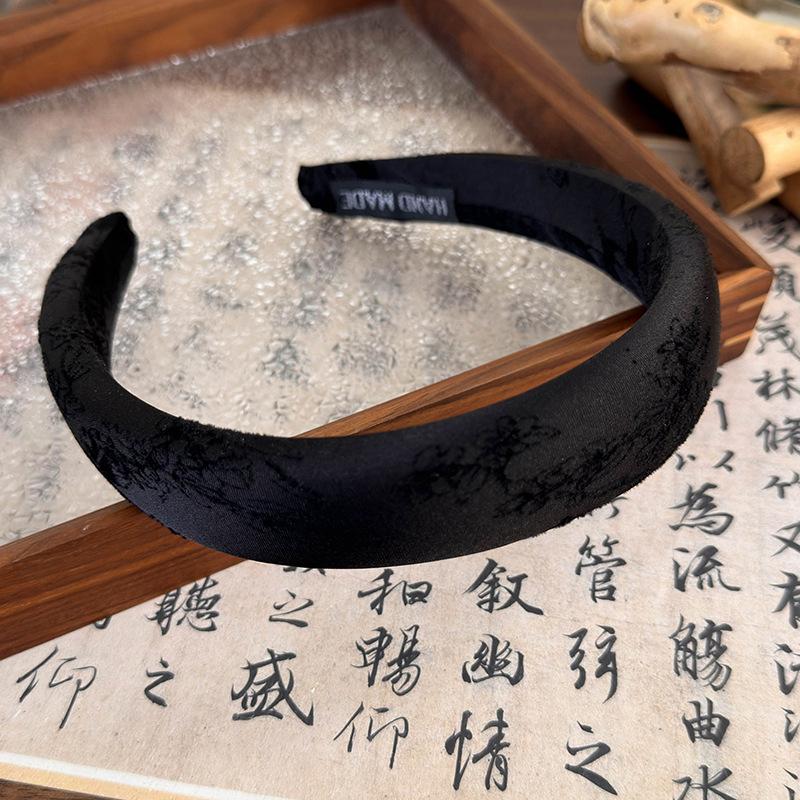 Атласная вышитая бархатная повязка на голову в китайском стиле, широкая повязка для волос для женщины, девушки, элегантный обруч для волос, аксессуары для волос
Атласная вышитая бархатная повязка на голову в китайском стиле, широкая повязка для волос для женщины, девушки, элегантный обруч для волос, аксессуары для волос