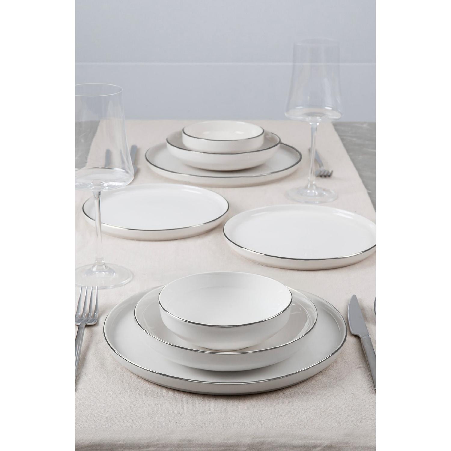 24 Piece Bone China Stackable Dinner Set For 6 Persons With Silver Edges - (edges Are Pure Gold Water)
24 Piece Bone China Stackable Dinner Set For 6 Persons With Silver Edges - (edges Are Pure Gold Water)