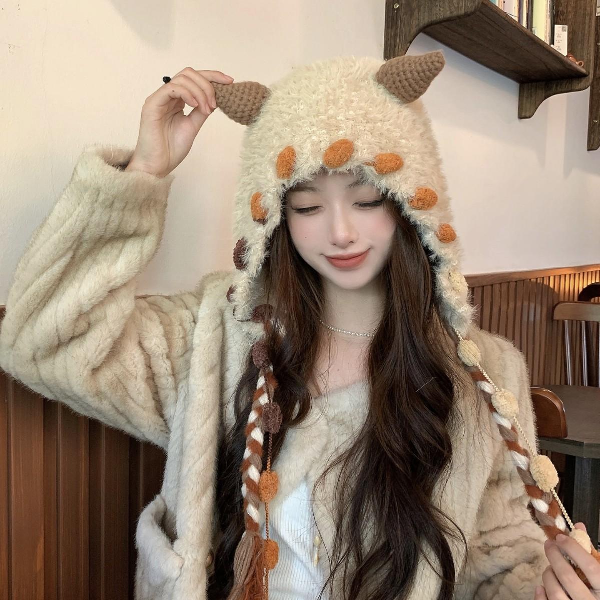 New cute little monster braided plush hat for women, autumn and winter, fleece-lined, warm, cold-proof, versatile knitted hat M(56-58cm)
New cute little monster braided plush hat for women, autumn and winter, fleece-lined, warm, cold-proof, versatile knitted hat M(56-58cm)