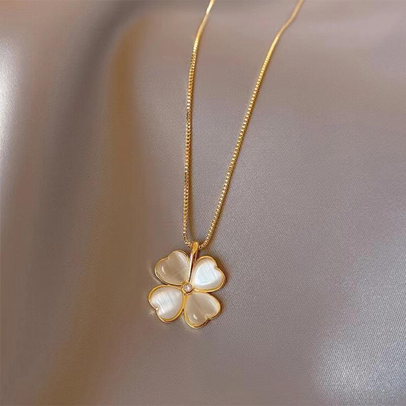 Ladies Four-Leaf Clover Pendant Necklace - Elegant, Versatile, Summer 2022 Collection Titanium Steel золотой
Ladies Four-Leaf Clover Pendant Necklace - Elegant, Versatile, Summer 2022 Collection Titanium Steel золотой