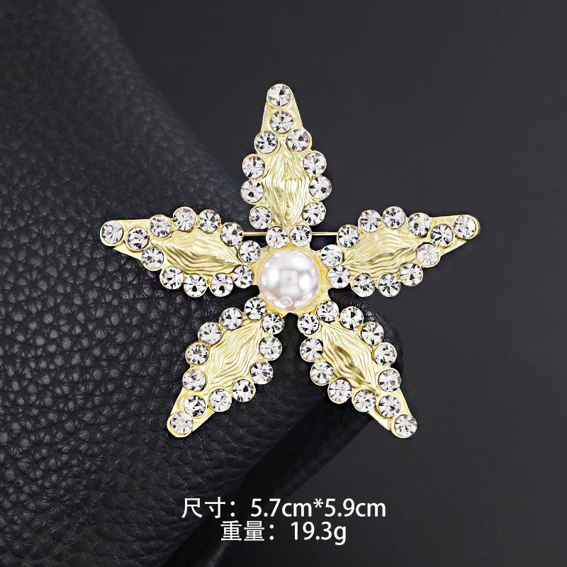 Брошь-пентаграмма Брошь-морская звезда Универсальные аксессуары для одежды Сплав Стразы Фиксированная булавка Anti-Light
Брошь-пентаграмма Брошь-морская звезда Универсальные аксессуары для одежды Сплав Стразы Фиксированная булавка Anti-Light