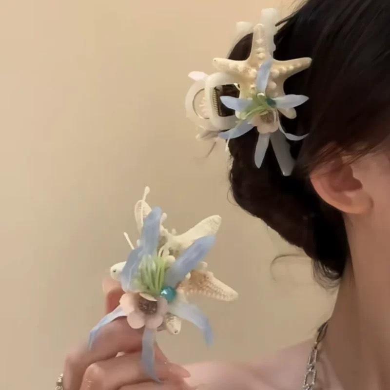 Small fresh immortal flower starfish hairpin Mori sweet back head grab clip degree seaside fake photo atmosphere hair accessories
Small fresh immortal flower starfish hairpin Mori sweet back head grab clip degree seaside fake photo atmosphere hair accessories